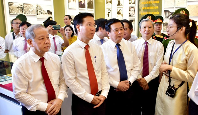 Trưởng Ban Tuyên giáo Trung ương dự kỷ niệm 100 năm ngày sinh đồng chí Tố Hữu ảnh 1