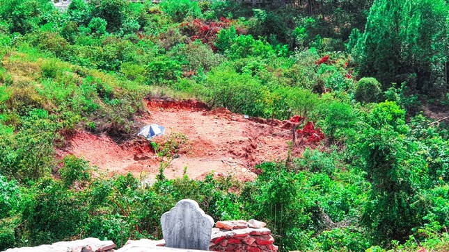 Đất lưới điện quốc gia thành nghĩa trang: Giật mình số lượng lăng mộ ảnh 2