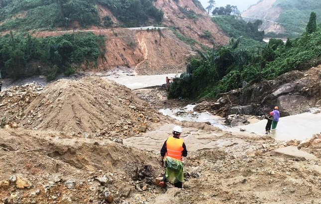 Thông tuyến lên thuỷ điện Rào Trăng 3 ảnh 4