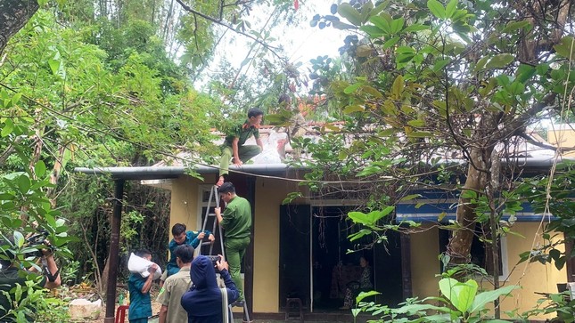 Huế thành lập lực lượng phản ứng nhanh ứng phó bão số 9 ảnh 1