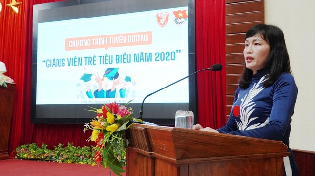 Tuyên dương 18 giảng viên trẻ tiêu biểu đại học Huế năm 2020 ảnh 4