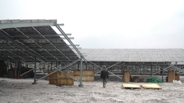 Kỳ lạ làm trang trại ‘điện mặt trời’ tại TT-Huế: Áp mái lên hàng loạt nhà... không mái ảnh 7