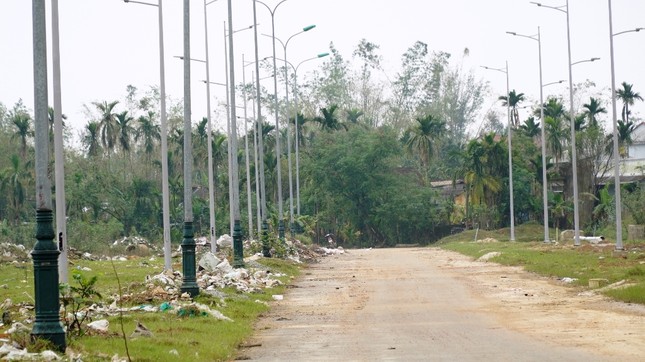 Hai công trình chiếu sáng tiền tỷ xây trên đường cụt 'bỏ hoang' ở Huế ảnh 10