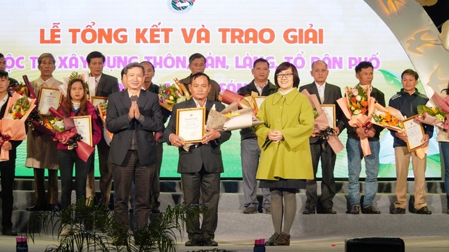 Tỉnh Đoàn TT-Huế khen thưởng điển hình làm sạch đẹp làng xóm, phố phường ảnh 2