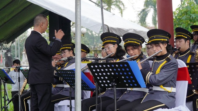 Huế: Lần đầu tiên, 40 nghệ sĩ ‘kèn Tây’ diễn Nhã nhạc Cung đình mừng năm mới ảnh 1