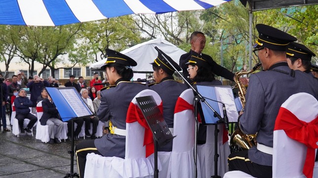 Huế: Lần đầu tiên, 40 nghệ sĩ ‘kèn Tây’ diễn Nhã nhạc Cung đình mừng năm mới ảnh 5