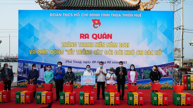 TT-Huế: Chung tay làm sạch, đẹp môi trường trong Tháng thanh niên ảnh 5