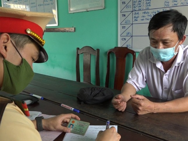 Bất ngờ bên trong 13 ‘thùng bánh’ trên xe khách giường nằm Bắc - Nam ảnh 5