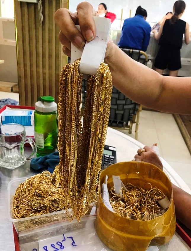 Truy tìm nguồn gốc 230 lượng vàng trị giá 5 tỷ đồng Quảng Nam ảnh 1