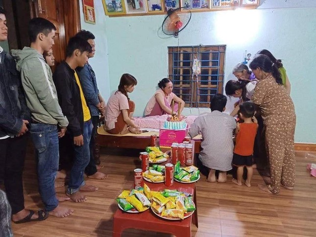 Tác giả bức ảnh 'sinh nhật khi chỉ còn 1% sự sống' nhận giải thưởng Lý Tự Trọng ảnh 1