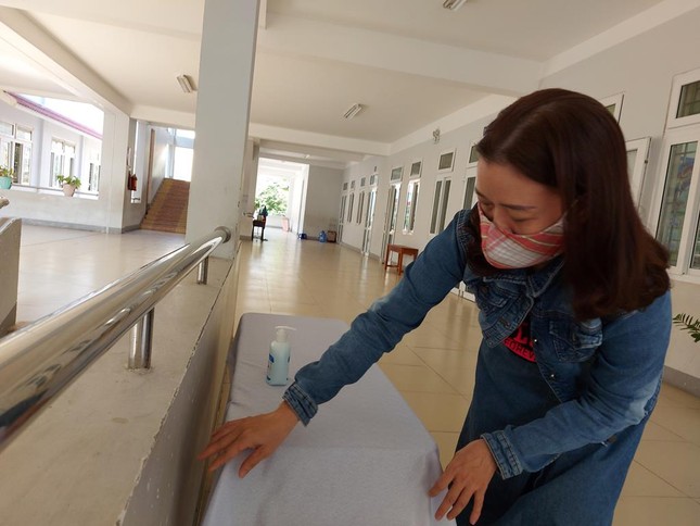 Học sinh Quảng Nam trở lại trường từ 4/5: Kiểm tra thân nhiệt, chào cờ tại lớp ảnh 4