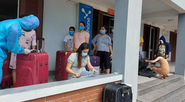Hàng trăm thai phụ từ Đài Loan về Việt Nam cách ly: ‘Mừng rơi nước mắt’ ảnh 1