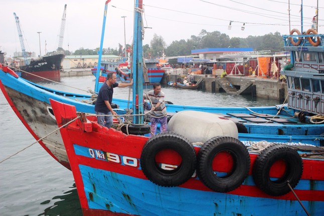 Bão 13 dữ dội nhất từ đêm nay đến sáng mai, nguy cơ ngập lụt lớn ảnh 33