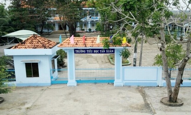 Phê bình chủ tịch huyện Thới Bình vụ thi viên chức đỗ thành rớt ảnh 2