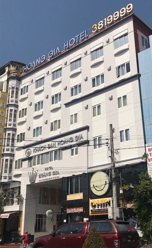 Cà Mau: Bà chủ khách sạn Hoàng Gia bị bắt quả tang đánh bạc ảnh 1