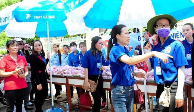 Tiếp sức sĩ tử vùng sông nước Cà Mau ảnh 2