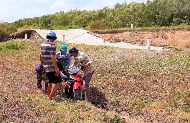 Sụt lún kinh hoàng vùng ngọt hoá Cà Mau ảnh 4