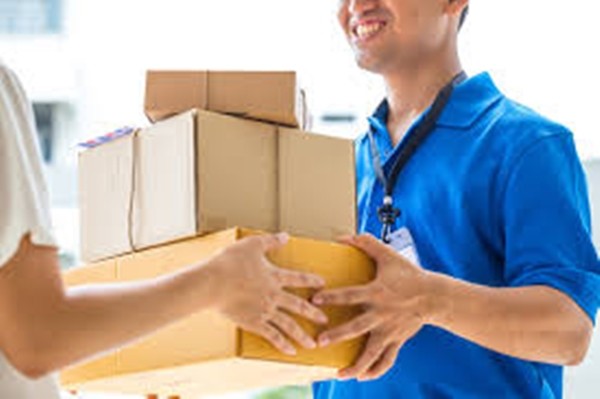 Những món đồ đắt tiền và sự trung thực của người ship hàng ảnh 4