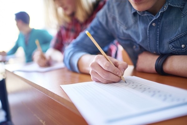 Kỳ thi Đánh giá năng lực: 4 bước để không mất điểm ở bài tìm lỗi sai trong phần tiếng Anh ảnh 3