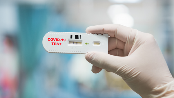 Bị ngã cây khi hái mít, vào viện điều trị thì lại dương tính với SARS-CoV-2 ảnh 2