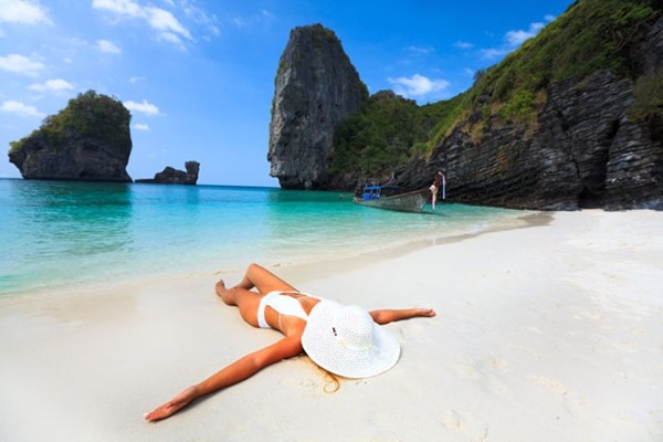 Thế giới đang dần mở cửa trở lại rồi, những đôi chân muốn tung tăng bay nhảy ơi! ảnh 2