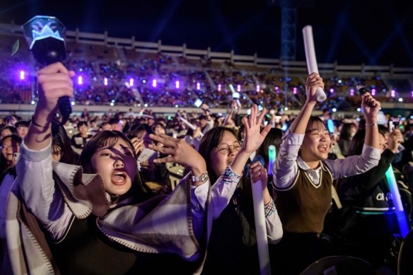 Mạng Sina Weibo của Trung Quốc quyết “dẹp loạn fandom”, dập tắt những cách hâm mộ mù quáng ảnh 4