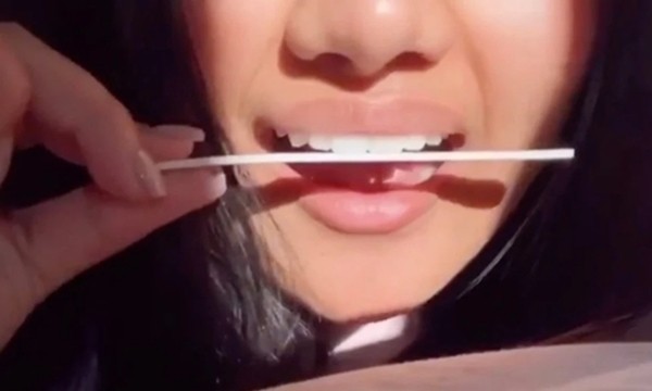 Dùng giũa móng tay mài răng để có nụ cười đẹp: Các TikToker bảo an toàn, nha sĩ bảo sao? ảnh 2