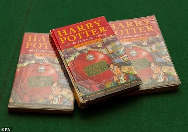 Ai có thể ngờ cuốn sách “Harry Potter” cũ này lại có thể giúp bạn trở thành tỷ phú ảnh 1