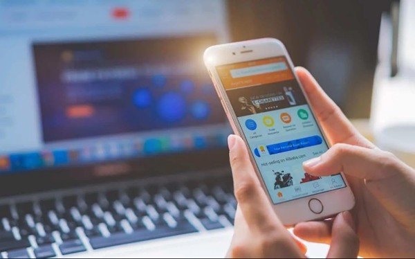 Để được dùng WiFi miễn phí 18 năm, cặp bố mẹ đặt tên con gái theo tên nhà mạng Internet ảnh 1