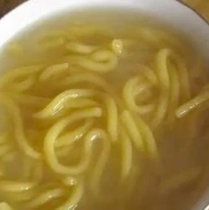 Ăn mỳ để trong ngăn đá tủ lạnh một năm, cả gia đình 9 người bị ngộ độc, không ai qua khỏi ảnh 1