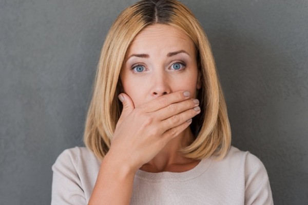 Bất ngờ có thêm một hậu quả của COVID-19: Bệnh nhân đã khỏi bỗng rụng răng mà không hề đau ảnh 1