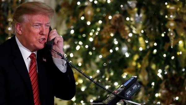 Tổng thống Trump về nhà nghỉ lễ, con gái cưng Ivanka Trump tranh thủ “trêu” bố cho vui ảnh 2