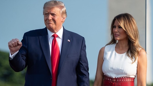Tổng thống Trump ca ngợi Phu nhân, không hài lòng vì bà Melania không được lên bìa tạp chí ảnh 1