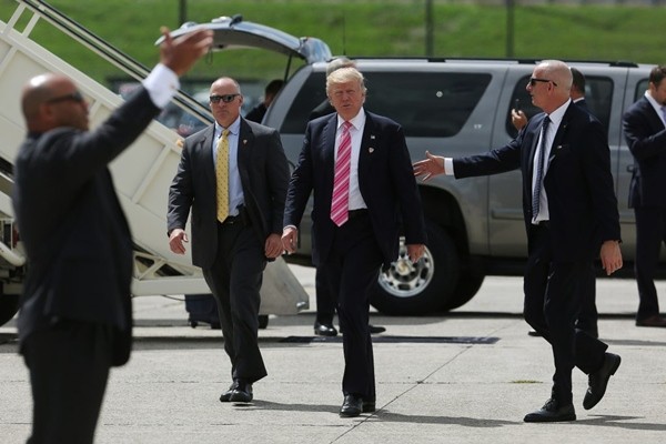 Bị luận tội hai lần, có phải Tổng thống Trump không được tái tranh cử và bị cắt lương hưu? ảnh 2