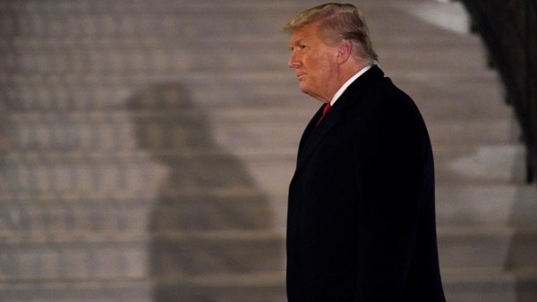 Bị luận tội hai lần, có phải Tổng thống Trump không được tái tranh cử và bị cắt lương hưu? ảnh 1