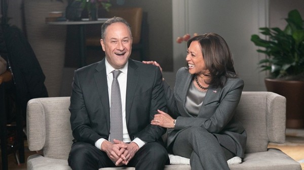 Phó Tổng thống đắc cử Kamala Harris nhắc lại buổi hẹn hò đầu tiên, bà có lời khuyên gì về việc chọn người yêu? ảnh 4