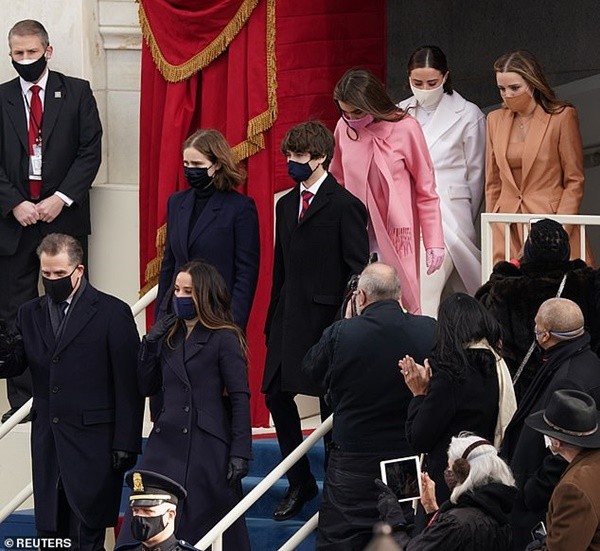 “Đội ngũ” cháu gái của Tổng thống Joe Biden: Những biểu tượng thời trang mới của Nhà Trắng ảnh 1