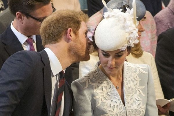 Sau khi Meghan gây bão, ai cũng tiếc cho tình cảm chị dâu - em chồng của Kate và Harry ảnh 1