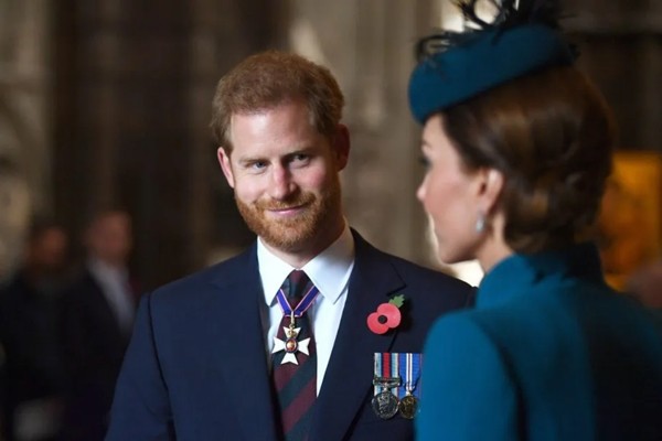 Sau khi Meghan gây bão, ai cũng tiếc cho tình cảm chị dâu - em chồng của Kate và Harry ảnh 5