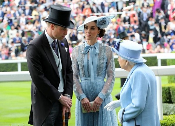 Bảng xếp hạng tỷ lệ ủng hộ Hoàng gia Anh sau scandal: Meghan - Harry lập kỷ lục gì? ảnh 2
