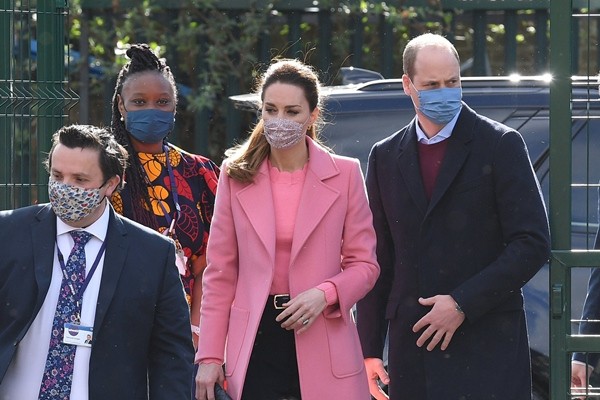 Meghan và Harry đã “kể hết” chưa? Còn 3 câu hỏi lớn nữa ai cũng muốn có câu trả lời! ảnh 2