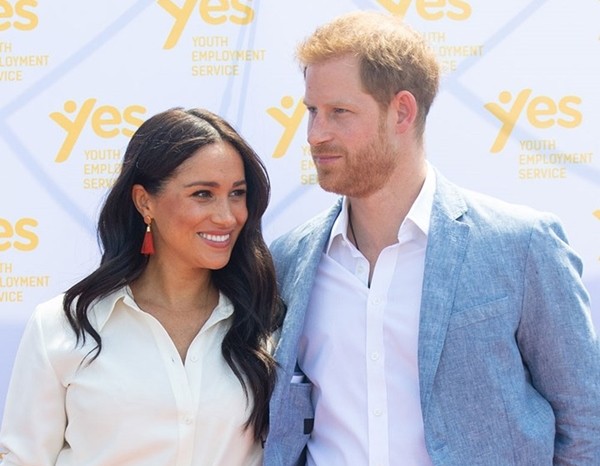 Vừa từ bỏ logo Hoàng gia, Meghan - Harry đã bị tố “đạo nhái” thiết kế logo công ty mình ảnh 3