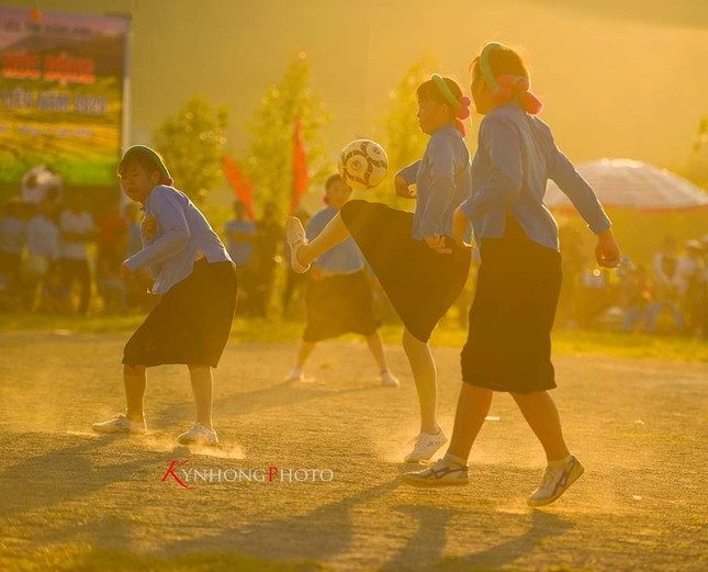 Bộ ảnh những cô gái Sán Chỉ say mê đá bóng khiến cộng đồng mạng trầm trồ ảnh 5