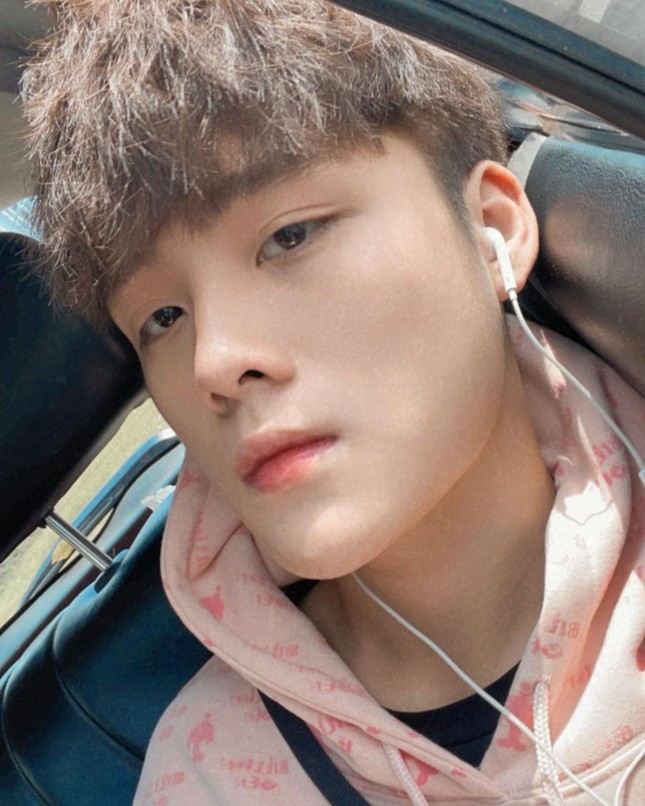 Điểm danh trai đẹp Gen Z trên TikTok: Chống chỉ định xem khi no, coi chừng bội thực! ảnh 3