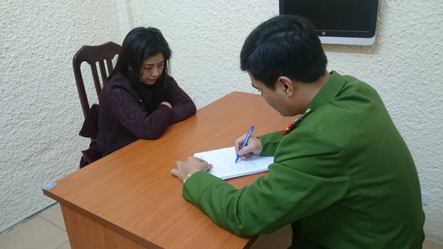 Đột kích 'tổng kho' phụ tùng ô tô trộm cắp tại khu vực chợ Trời ảnh 1