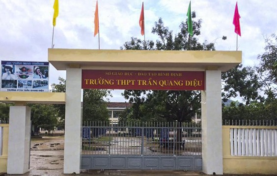 Học sinh đánh thầy giáo nhập viện ảnh 1