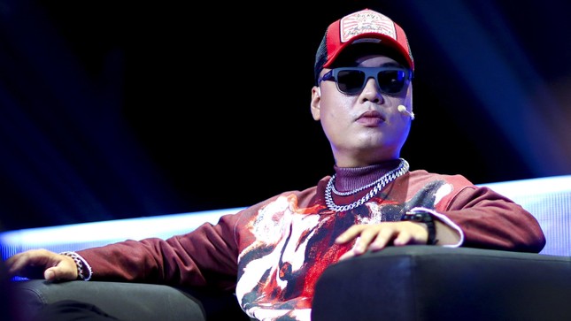 Ghế nóng Rap Việt mùa 2 gọi tên LK, fan thắc mắc “Sao gợi ý tên HLV mới có chữ B”?  ảnh 2