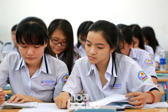 Bộ GD-ĐT công bố chính thức đề thi minh họa THPT Quốc gia 2020 dành cho teen 12 ảnh 1