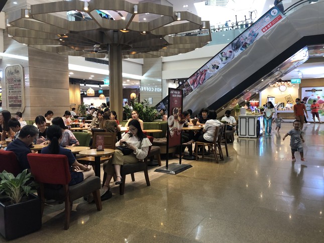 Giới trẻ TP.HCM đi chơi ngày 2/9: Nhộn nhịp nhưng vẫn ý thức giữ an toàn trong mùa dịch ảnh 2