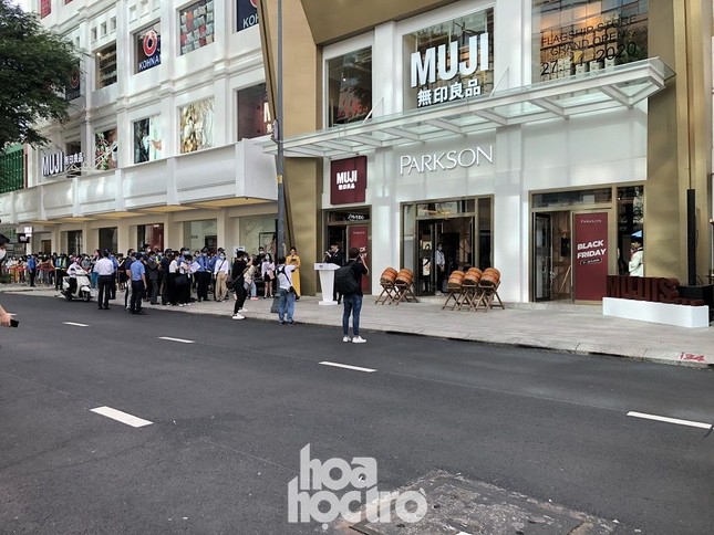 Ngày mở cửa đầu tiên của Muji Việt Nam: Flagship “siêu to khổng lồ” cái gì cũng có ảnh 1